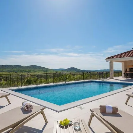 Ferienhaus Fur 7 Personen Und 1 Kind In Dubrava Kod Tisna, Dalmatien Norddalmatien Holiday home