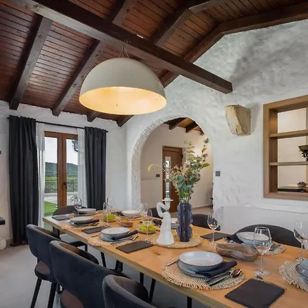 Ferienhaus Fur 7 Personen Und 1 Kind In Dubrava Kod Tisna, Dalmatien Norddalmatien